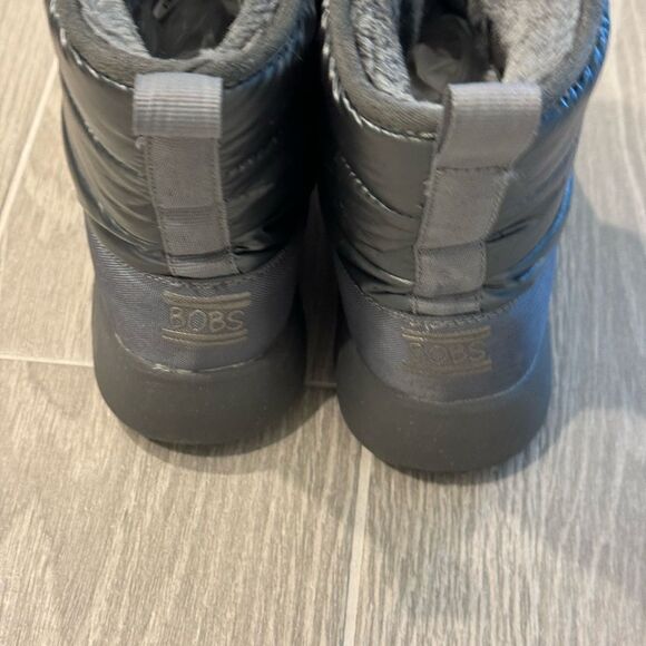 Black Quilted Winter Boots - Picture 2 of 6